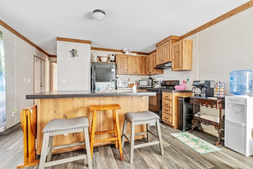 Peaceful Punta Gorda Hideaway w/ Fire Pit & Tropic