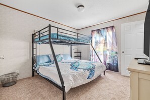 2 bedrooms, desk, iron/ironing board, WiFi - Quiet Punta Gorda Oasis w/ Tropical Charm (Punta Gorda)