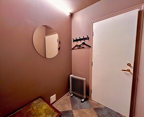 Single Room, Courtyard View | Desk, laptop workspace, blackout curtains, iron/ironing board - Traditional Narva House (Narva)