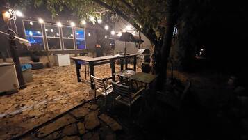 屋外ダイニングエリア