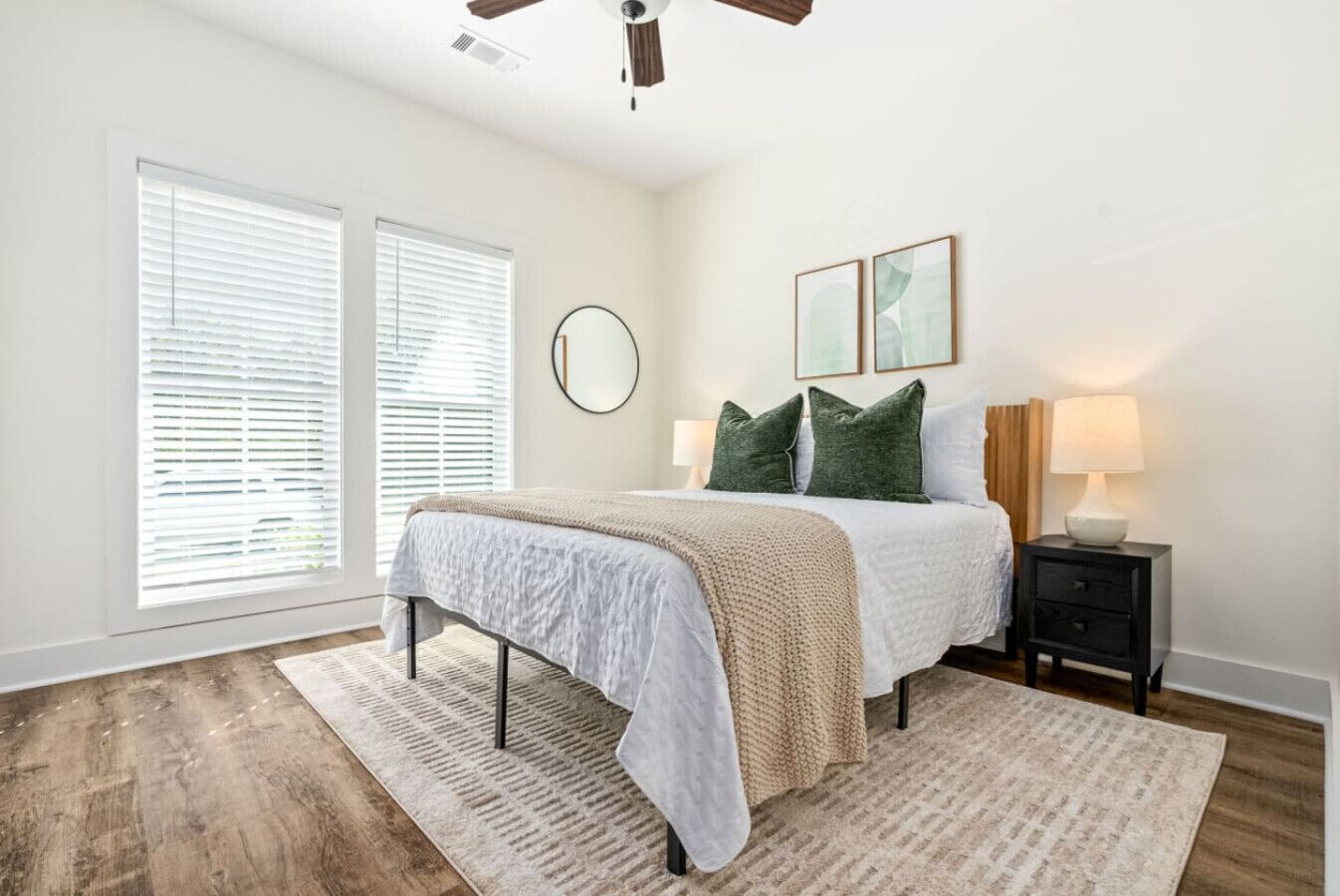 3 makuuhuonetta, silitysrauta/-lauta, Wi-Fi, vuodevaatteet