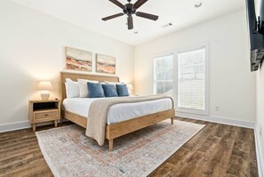 3 makuuhuonetta, silitysrauta/-lauta, Wi-Fi, vuodevaatteet