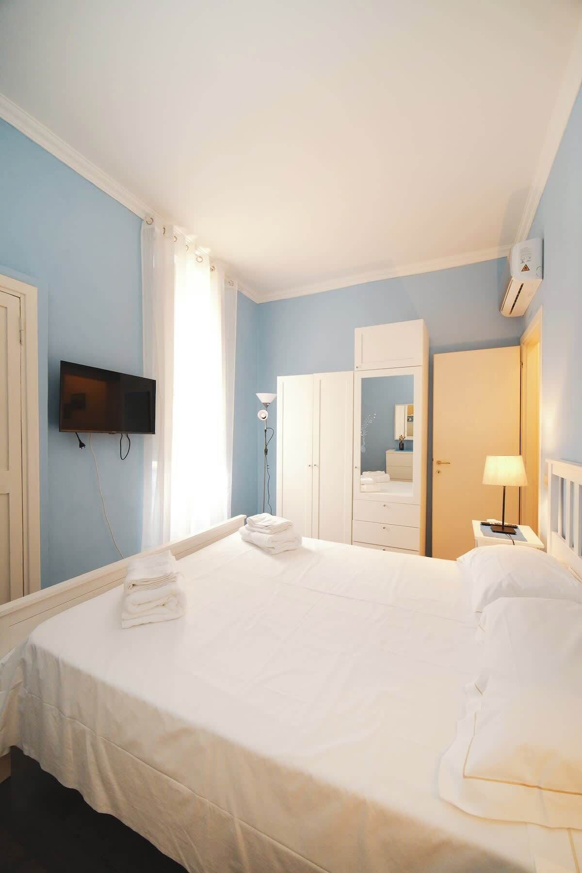 2 bedrooms, iron/ironing board, WiFi, bed sheets