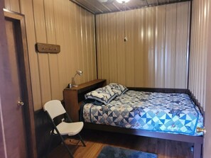 2 bedrooms, bed sheets