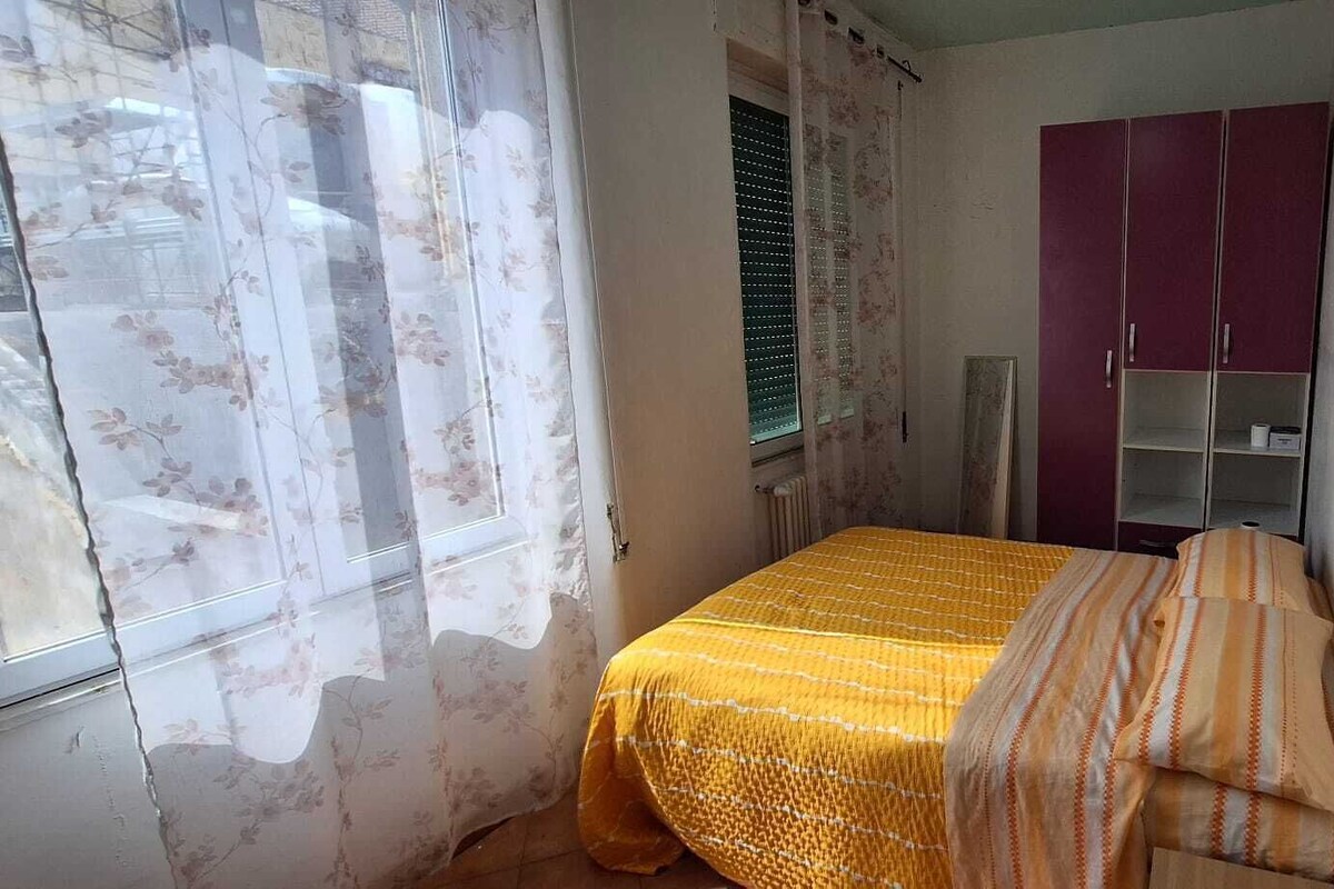 Superior Single Room, Shared Bathroom, City View (Guaranà) | Down duvets, desk, blackout curtains, free WiFi