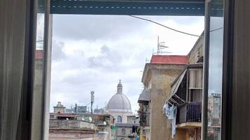 Schreibtisch, kostenloses WLAN