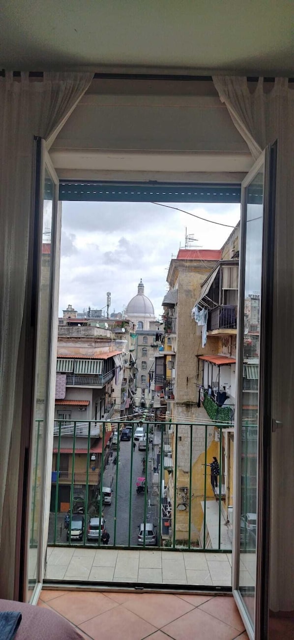 Down comforters, desk, blackout drapes, free WiFi - DOMUS BAIANO (Naples)