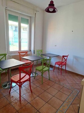 Apartment, Ensuite, City View (Domus Baiano) | Shared kitchen | Mini-fridge, microwave, stovetop, cookware/dishes/utensils - DOMUS BAIANO  (Naples)
