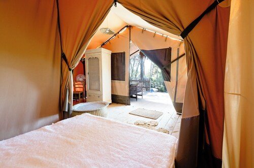 Wonderfull Safaritents in the vineyard, close to the coast