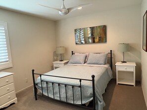 3 soverom, strykejern/-brett, wi-fi og sengetøy