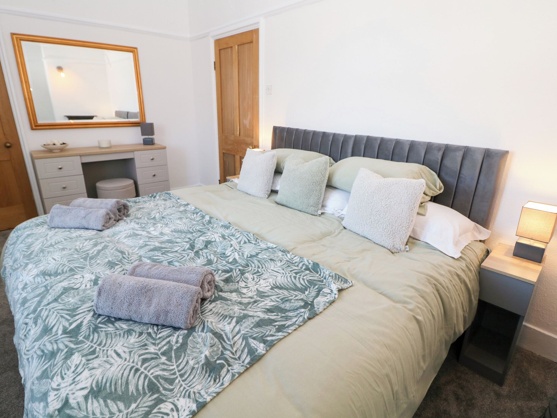 Cottage | 2 bedrooms, individually decorated, individually furnished, free WiFi