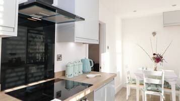 Casa de campo | Cocina privada | Lavavajillas y utensilios de cocina