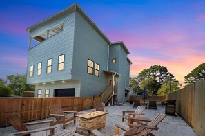 Terrace/patio - Tide + Melody • 4BR • Pool • RoofTop • Golf Cart (Panama City Beach)