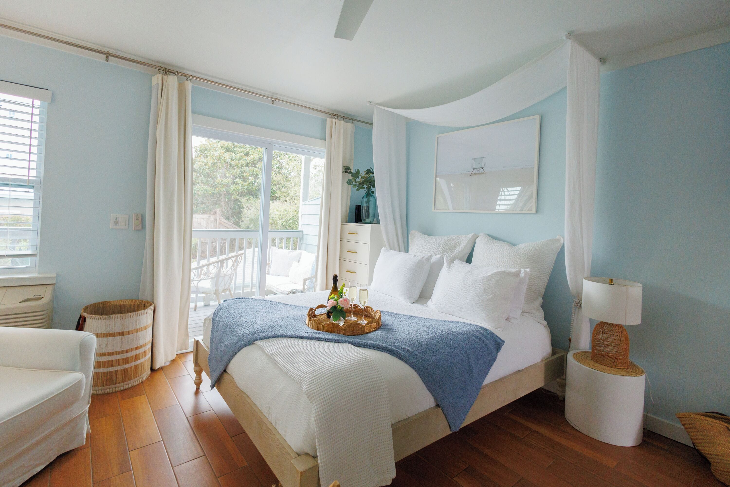 Iron/ironing board, travel cot, free WiFi, bed sheets