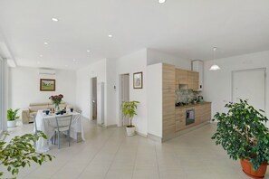Interior - Apartment 1 with Lake View (Alvignano)