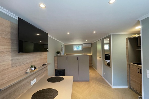 Comfort Studio | In-room dining