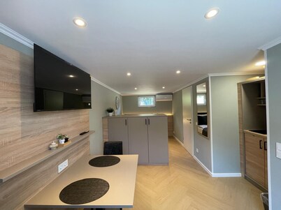 Five Studios - Premium Rooms