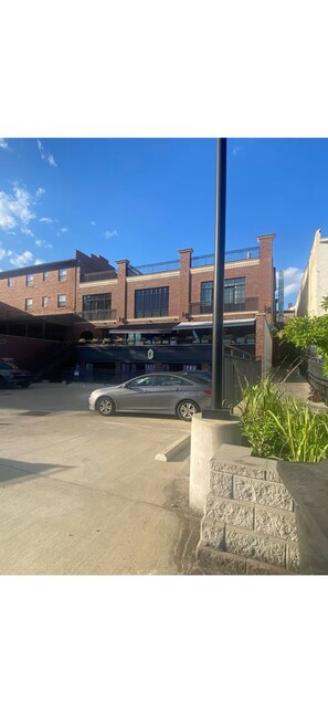 Exterior - Luxurious downtown rooftop condo C (Elizabethtown)