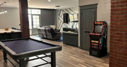 Lavish Rooftop Condo B