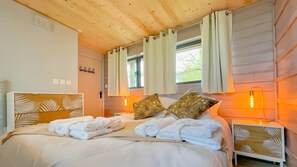 6 chambres, fer et planche Ă repasser, Wi-Fi, draps fournis