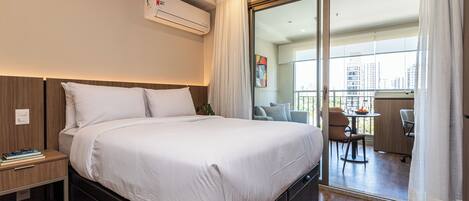 Estudio City | Patio hawaiano