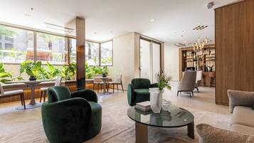 40-inch Smart TV with digital channels