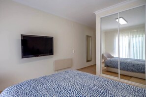 4 Schlafzimmer, Zimmersafe, BĂŒgeleisen/BĂŒgelbrett, WLAN