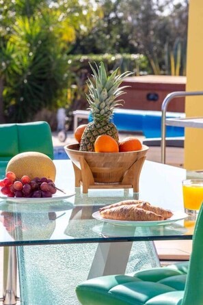 Outdoor dining - Amazing villa in Albufeira-Alke Vida (Albufeira)