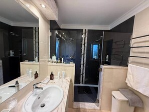 Shower, hair dryer, bidet - Amazing villa in Albufeira-Alke Vida (Albufeira)