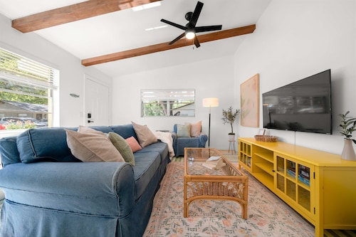 Bright Bay Hideaway • Springs • Pets Welcome