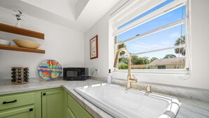 Interior - Bright Bay Hideaway • Springs • Pets Welcome (Crystal River)
