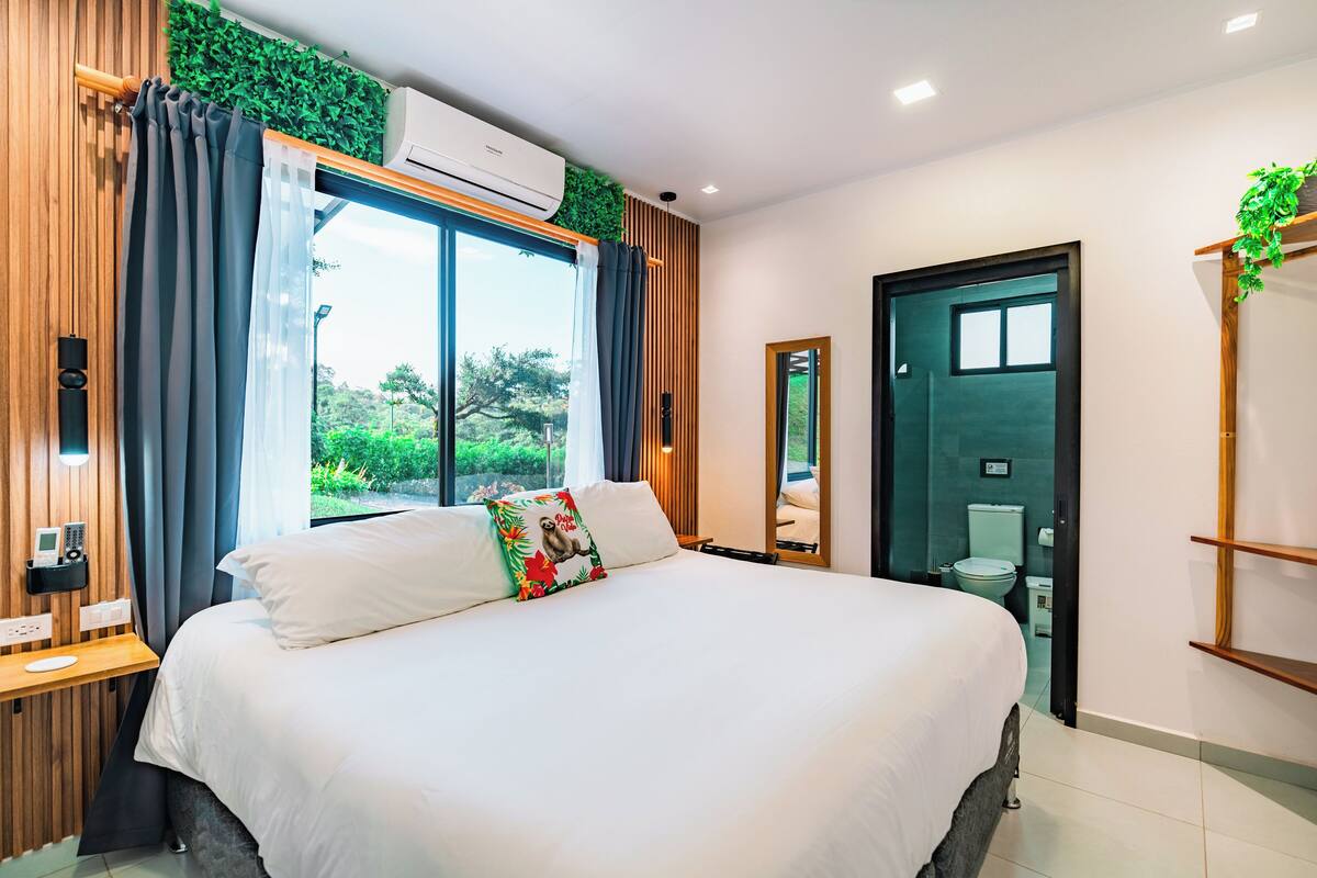 Apartment Alba 1 | Premium bedding, in-room safe, laptop workspace, blackout curtains