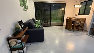 Luxury-Suite | Wohnbereich | Smart-TV