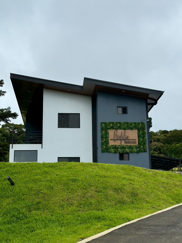 Majoituspaikan julkisivu