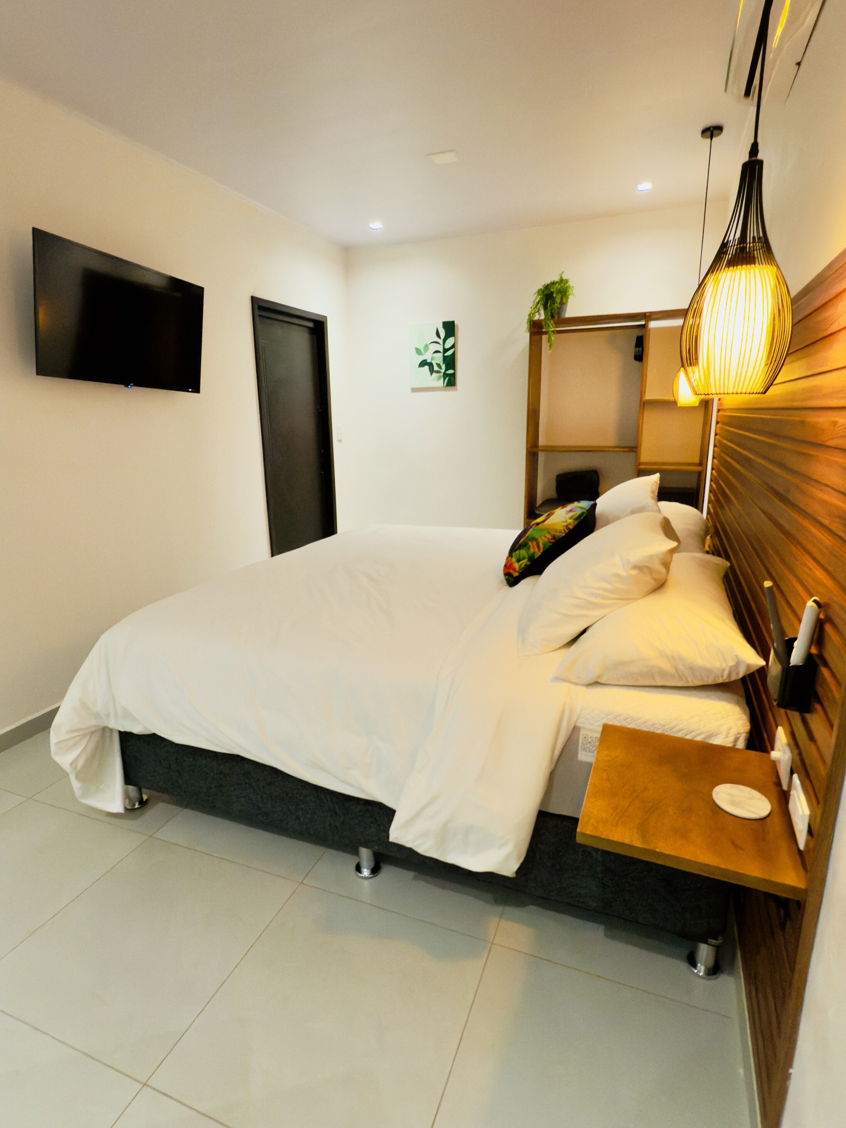 Suite de lujo | Ropa de cama de alta calidad y caja fuerte