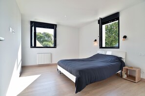 5 Schlafzimmer, Bügeleisen/Bügelbrett, kostenloses WLAN, Bettwäsche
