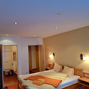 1 bedroom, internet, bed sheets