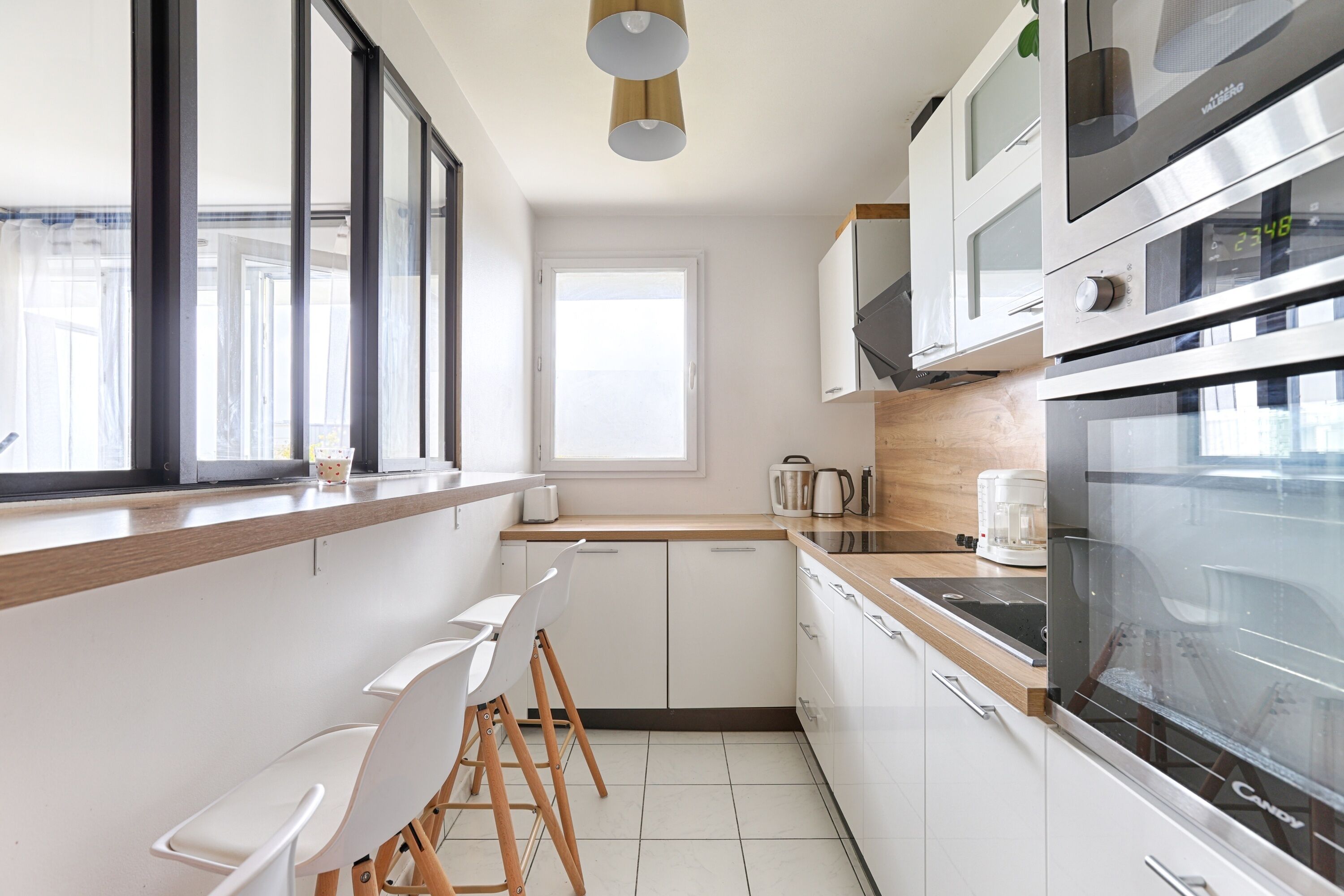 Kjøleskap, mikrobølgeovn, ovn og oppvaskmaskin