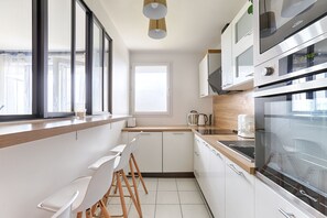 Fridge, microwave, oven, dishwasher