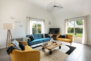 Télévision, chaîne hi-fi