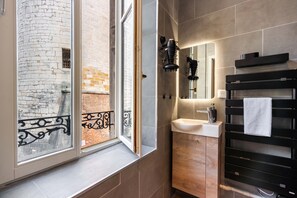 Hair dryer, towels - La Suite de la Craffe - Vieille ville de Nancy (Nancy)