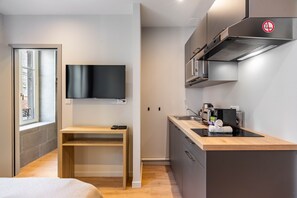 Fridge, microwave, coffee/tea maker, toaster - La Suite de la Craffe - Vieille ville de Nancy (Nancy)