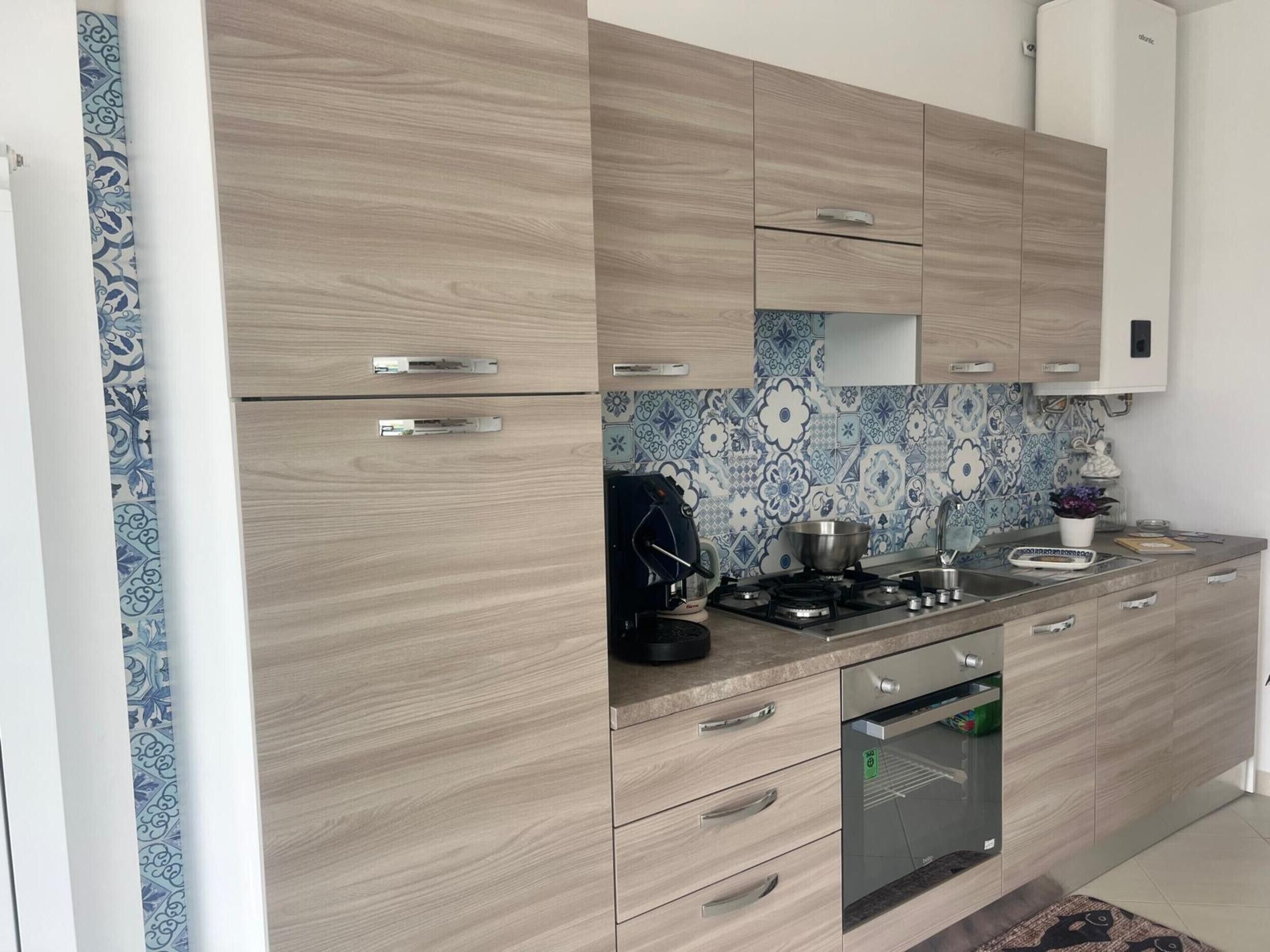 Kühlschrank, Ofen, Herdplatte, Geschirrspüler