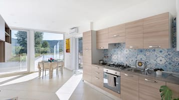 Kühlschrank, Ofen, Herdplatte, Geschirrspüler