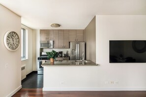 Family Apartment, 1 Bedroom, Kitchen | Private kitchen