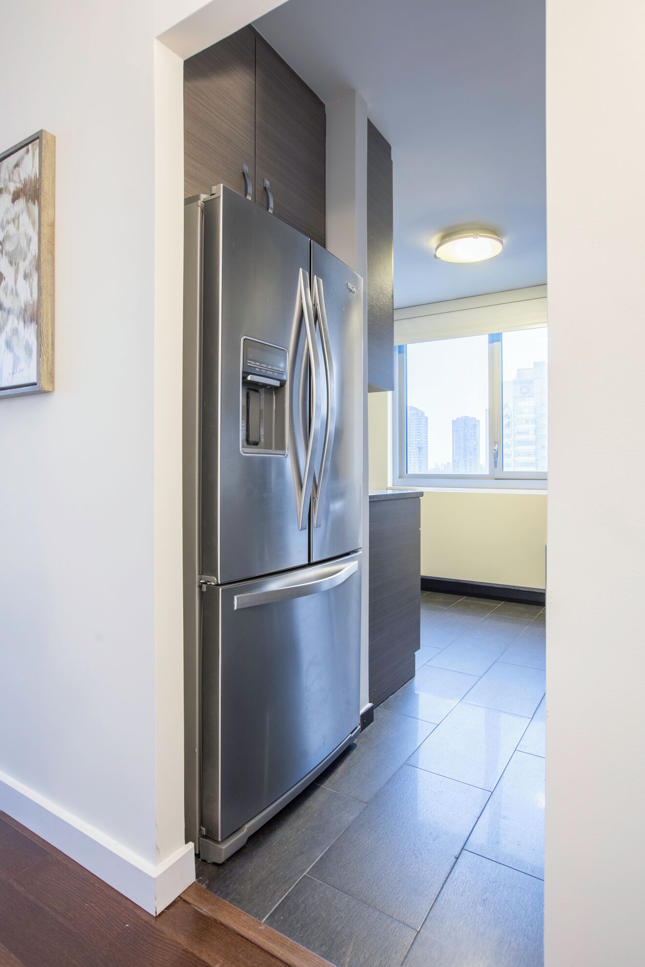 Familienapartment, 3 Schlafzimmer, Küche, Stadtblick | Eigene Küche | Großer Kühlschrank, Mikrowelle, Ofen, Herdplatte