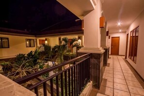 Unclassified image, 3 of 9, button - Svarna Hotel (Bali)