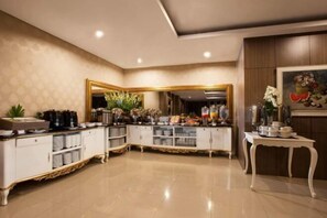 Restaurant - The Cube Hotel Malioboro, Azana Hotels Collection (Mantrijeron)