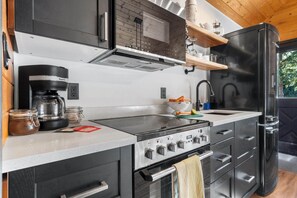 Refrigerador, microondas, horno y tostadora 