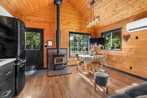 Interior - Black Bear Cabin # 1. (Nakusp)